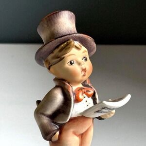 Vintage Goebel Hummel Figurine #131 Street Singer 5"Boy Singing‎ with Top Hat T3